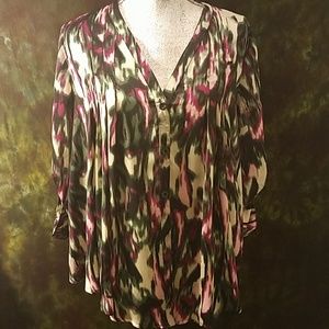 Kensie Roll/Tab Sleeve Top 💚💜